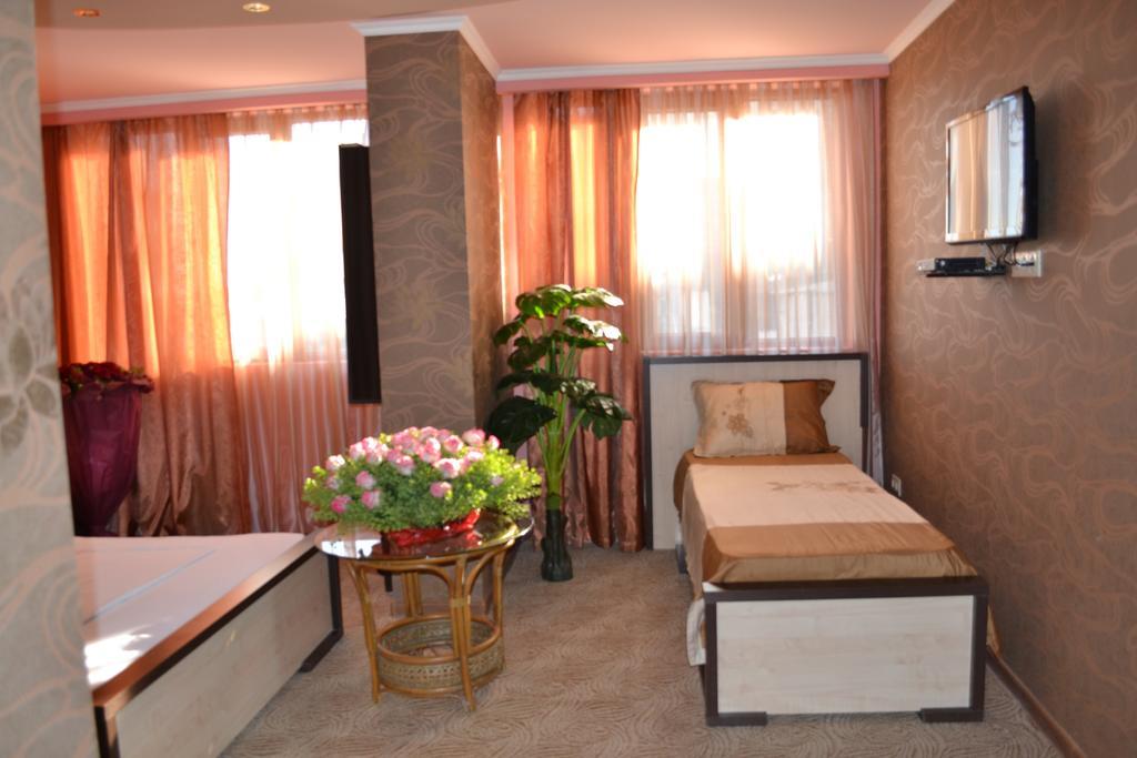 יירבאן New Baxos Hotel חדר תמונה